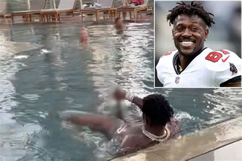 antonio brown pool video twitter|Antonio Brown Defends Himself on Twitter After Disturbing Pool。